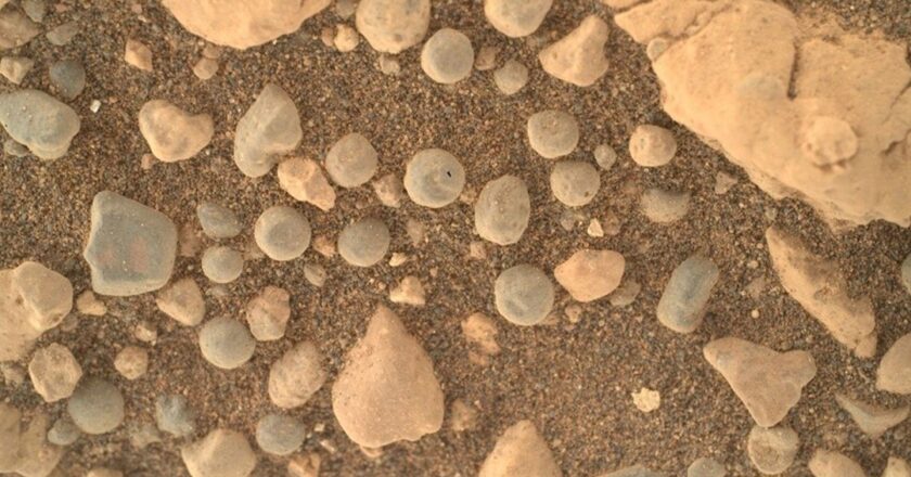 NASA fotoğrafla duyurdu: Mars’ta gizemli küreler bulundu – Son Dakika Teknoloji Haberleri