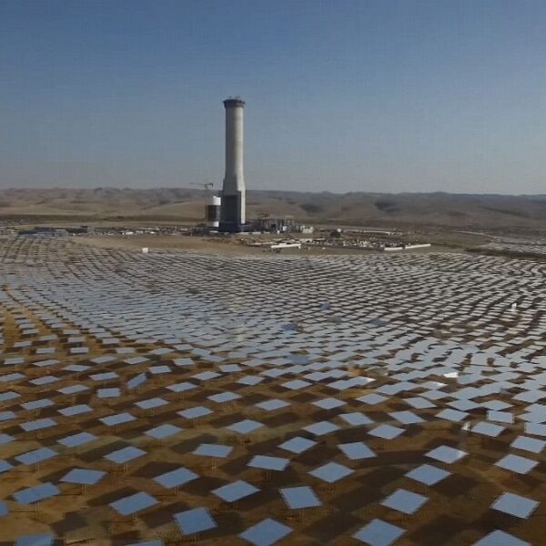 Dünyanın en uzun güneş enerjisi kulesinin inşasına başlandı