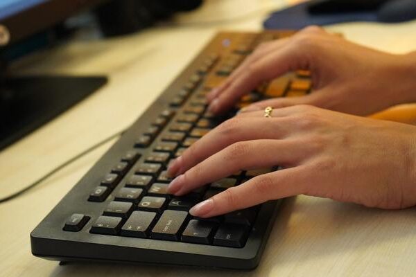 İşiniz tehlikede olabilir! Uzman isim uyardı: “2030’da bu meslekler sona erecek”