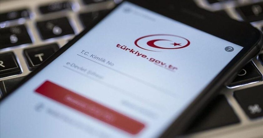 e-Devlet çöktü mü, neden açılmadı? 10 Kasım 2025 e-Devlet “Sistemde yaşanan bir teknik aksaklık nedeni ile işleminiz tamamlanamadı” hatası