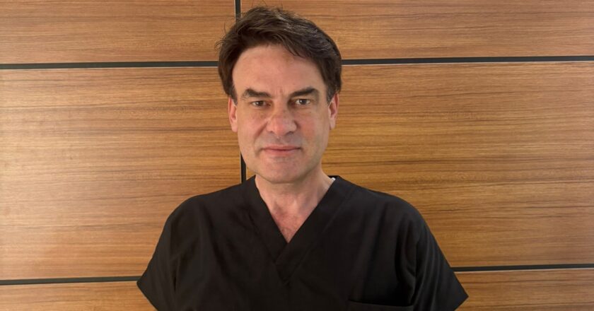 Annelik Estetiği: Modern Cerrahi ile Doğum Sonrası Yenilenme Süreci